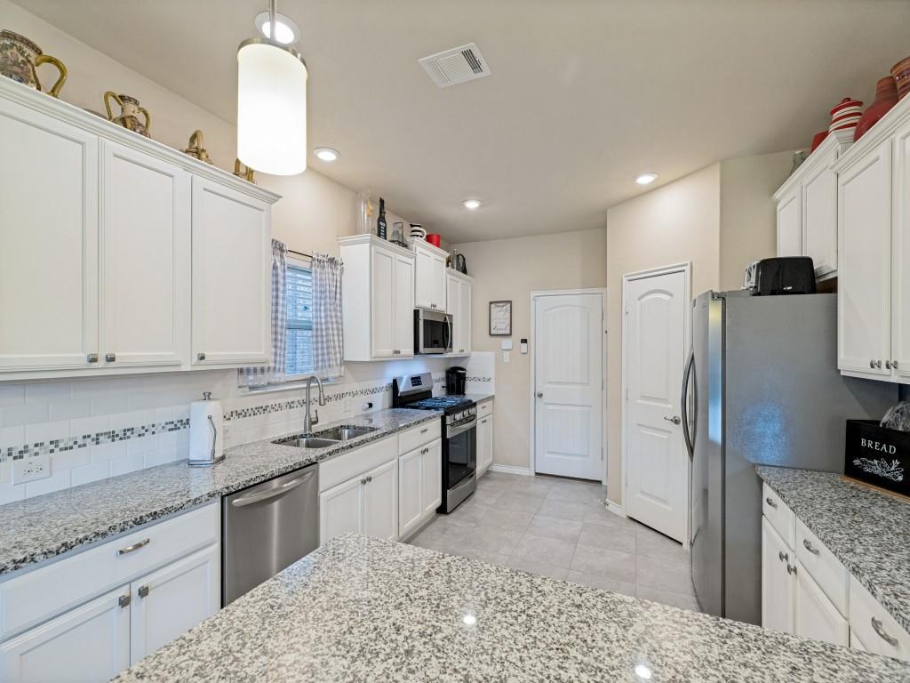 9809 Timberwolf Lane