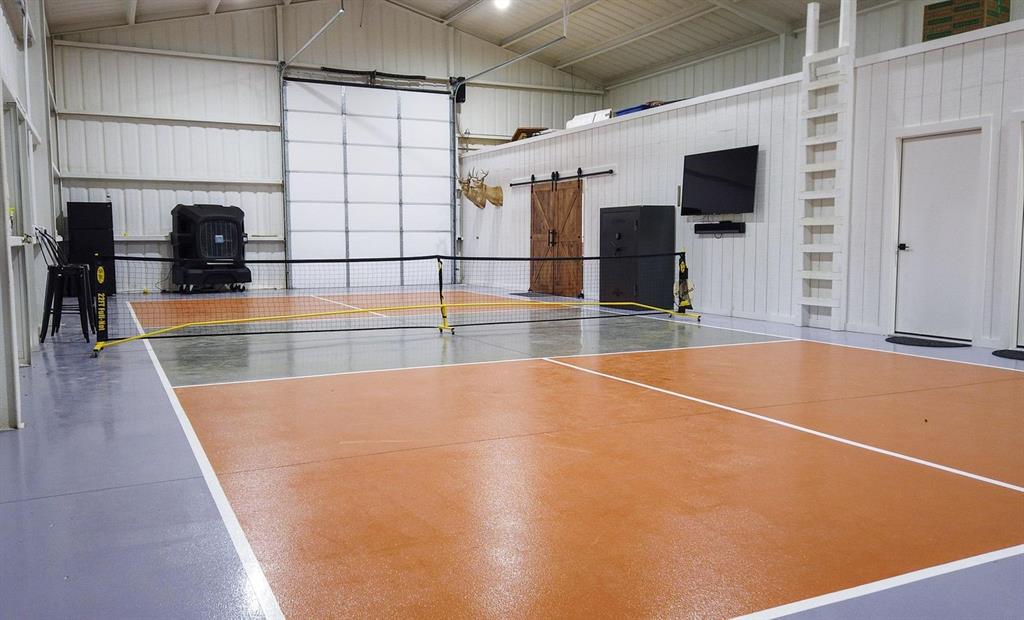 T E & L Co Surv Abs #519 - Farm