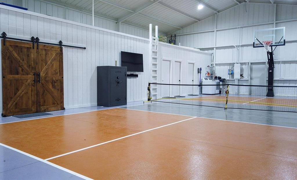 T E & L Co Surv Abs #519 - Farm