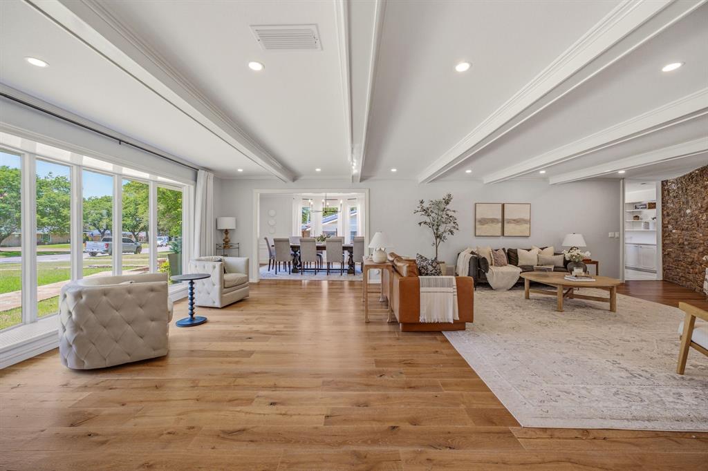 1423 Oak Hills Drive