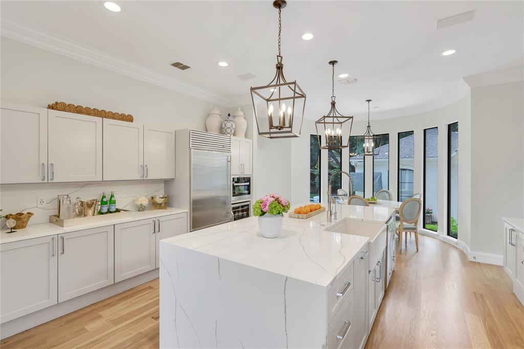 Versailles Pkwy Sacher - Residential