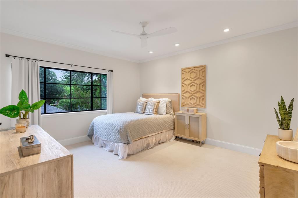 Versailles Pkwy Sacher - Residential