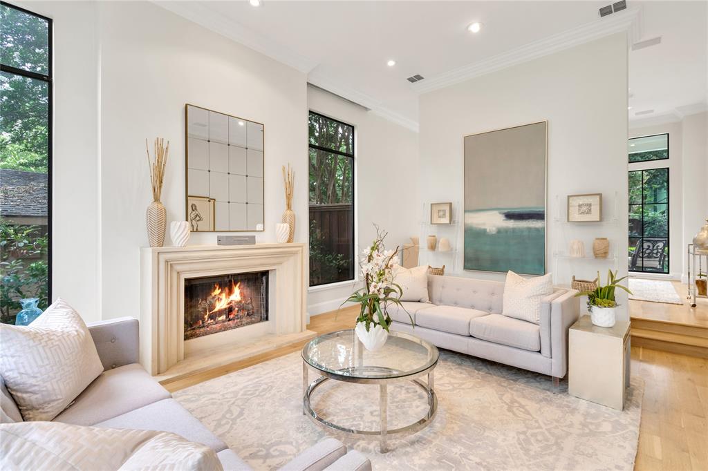 Versailles Pkwy Sacher - Residential