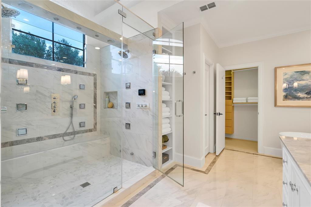 Versailles Pkwy Sacher - Residential