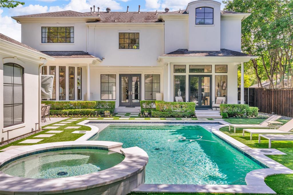 Versailles Pkwy Sacher - Residential