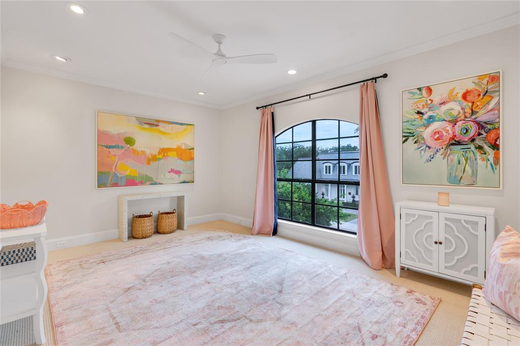 Versailles Pkwy Sacher - Residential