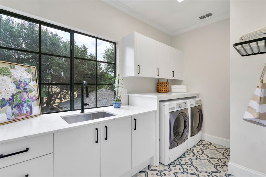 Versailles Pkwy Sacher - Residential