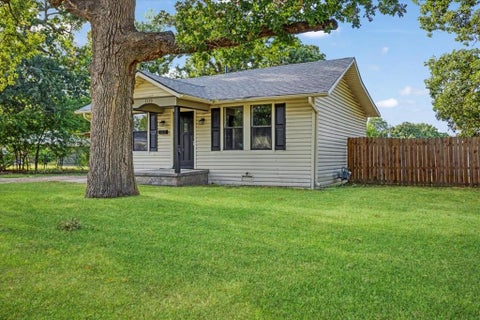Photo of 1310 W Laurel Street, Sherman, TX 75092 (MLS # 21368678)