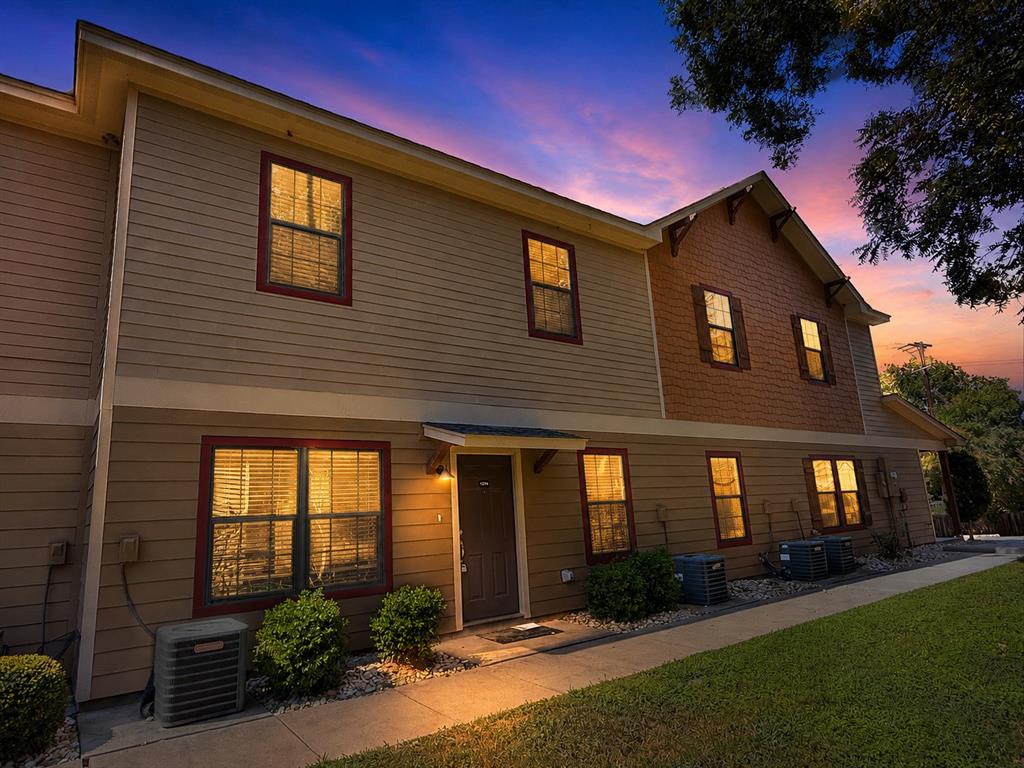 Photo of 2410 S 2nd Street #1374, Waco, TX 76706 (MLS # 21372455)