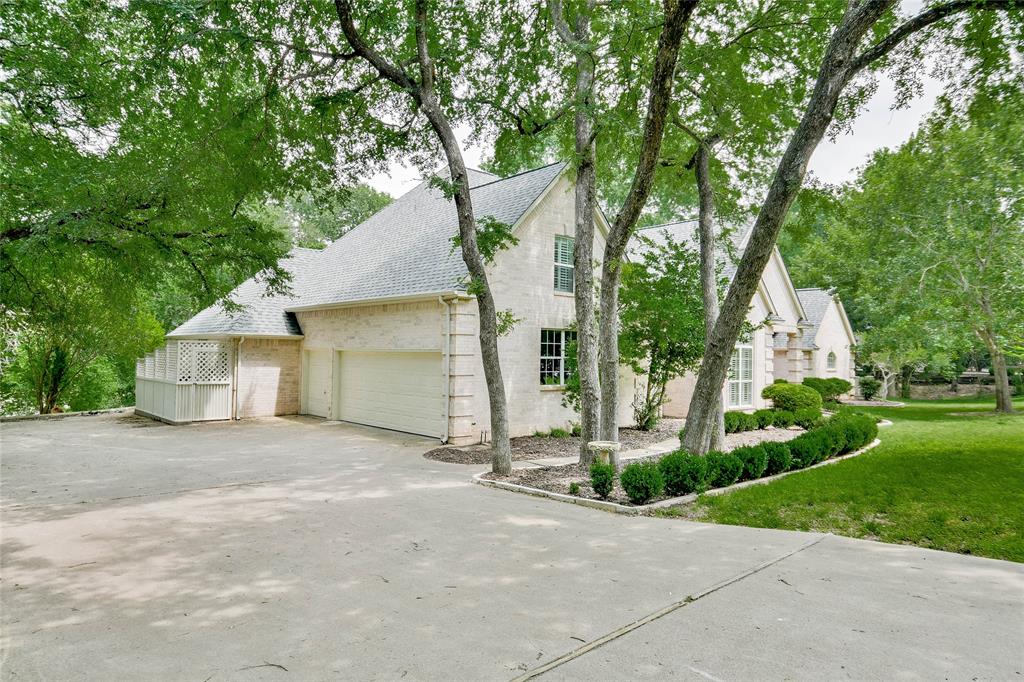 7712 Ravenswood Road