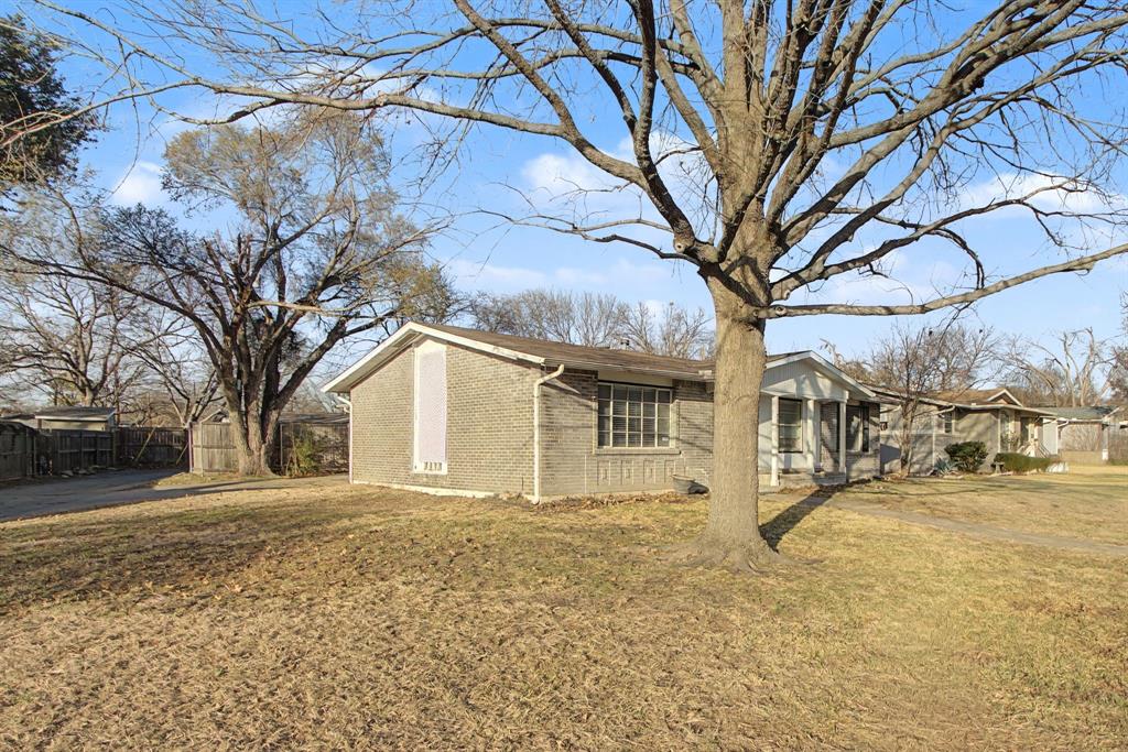 726 Silverstone Drive