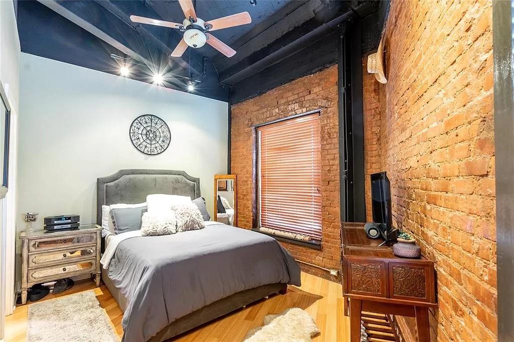 Houston Place Lofts Condo - Residential Lease