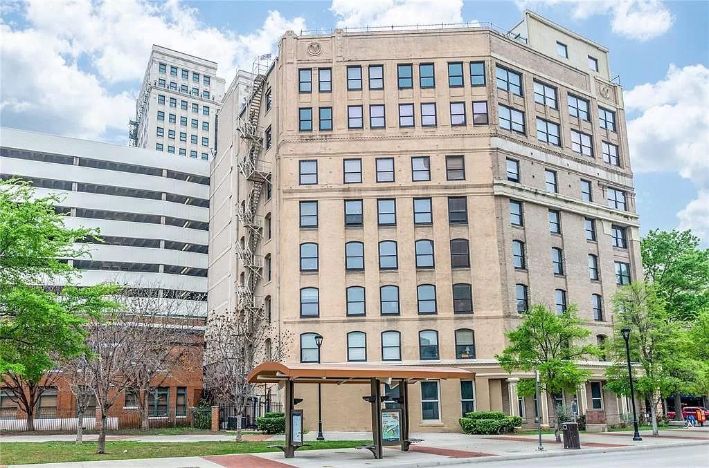 Houston Place Lofts Condo - Residential Lease