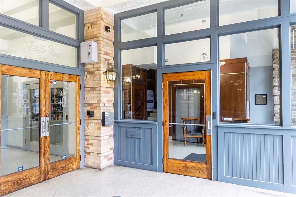 Houston Place Lofts Condo - Residential Lease