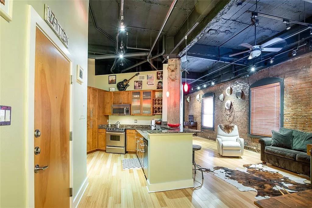 Houston Place Lofts Condo - Residential Lease