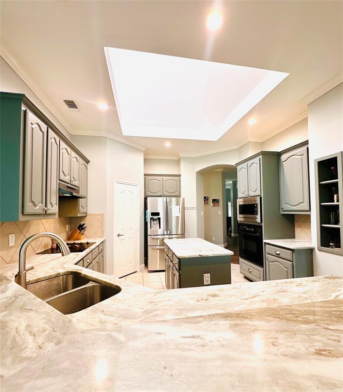 5851 Lorenzo Drive