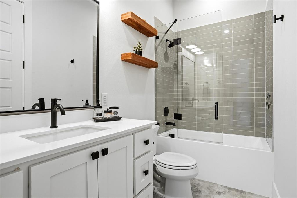 Windsor Estates Keller - Residential