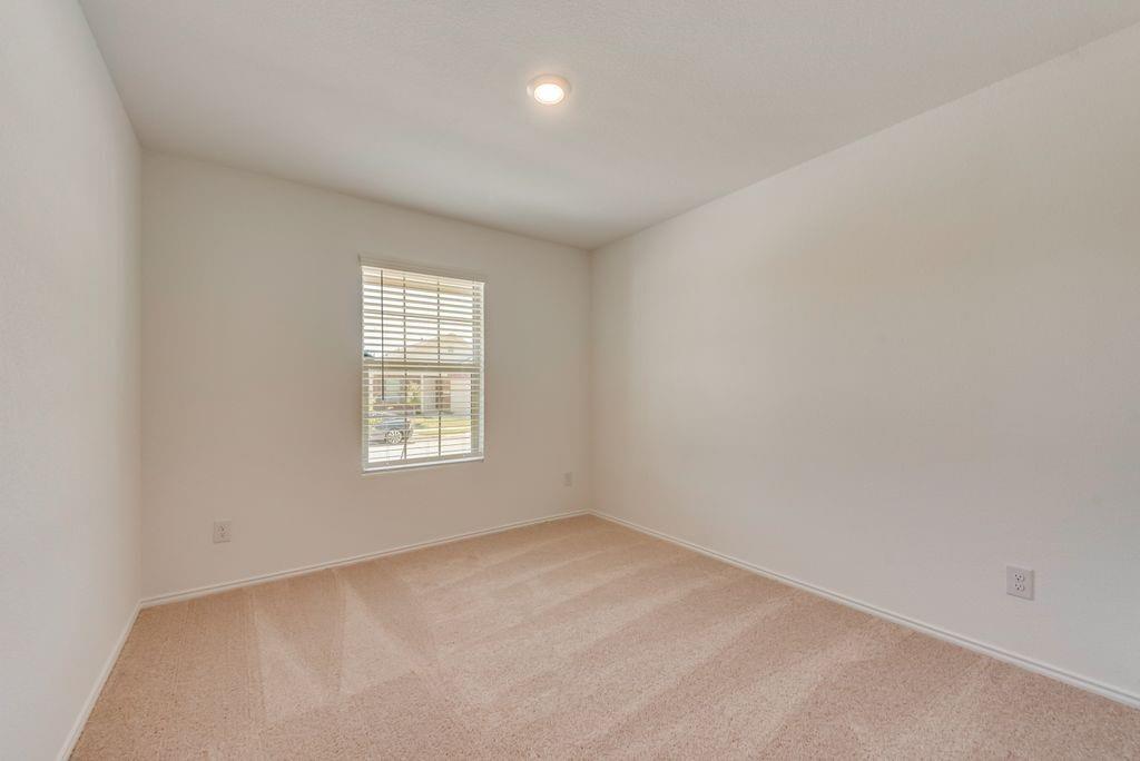 BLUEBONNET EST PH 3 - Residential Lease