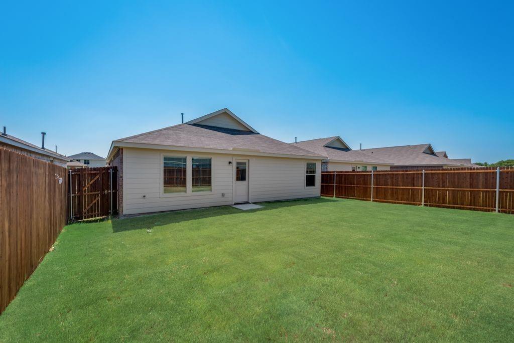 BLUEBONNET EST PH 3 - Residential Lease