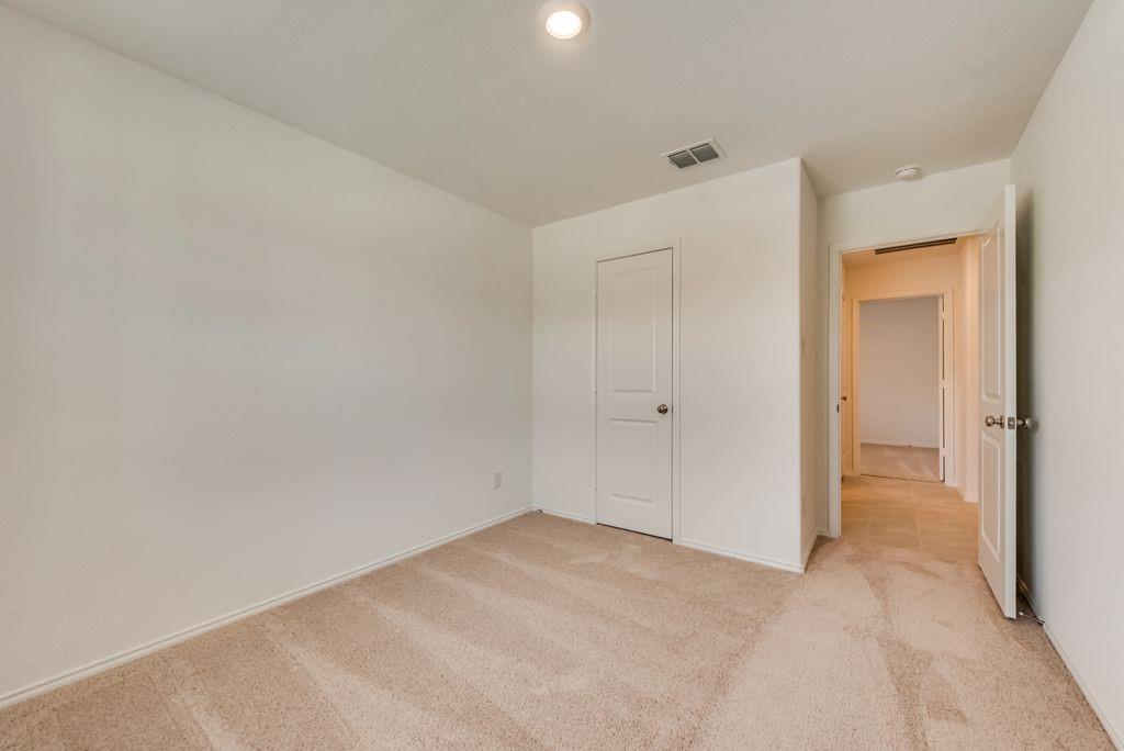 BLUEBONNET EST PH 3 - Residential Lease