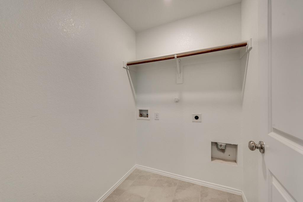 BLUEBONNET EST PH 3 - Residential Lease