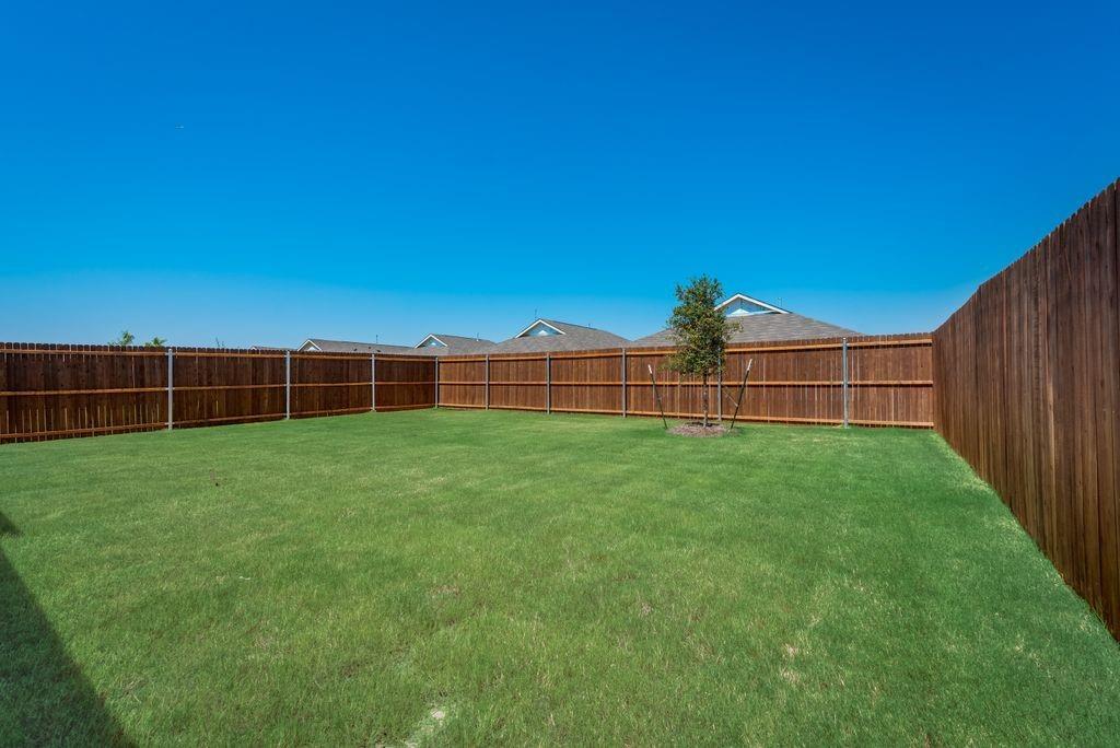 BLUEBONNET EST PH 3 - Residential Lease