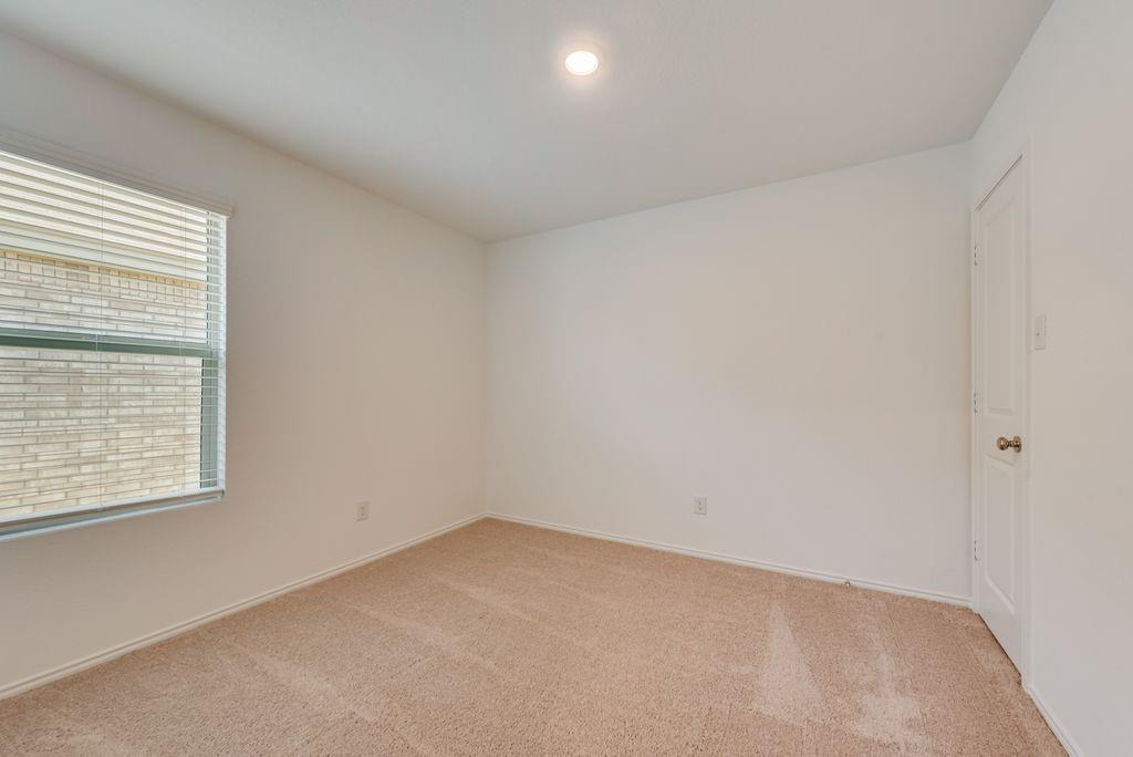 BLUEBONNET EST PH 3 - Residential Lease