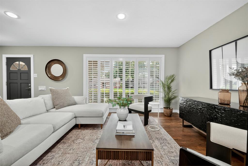 9026 Leaside Drive