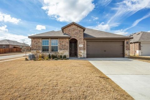 Photo of 2801 Royal Acres, Denton, TX 76209 (MLS # 21222124)