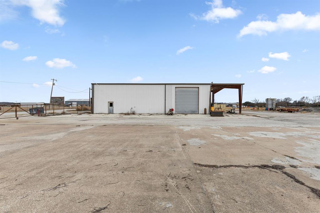 261 E Industrial Boulevard