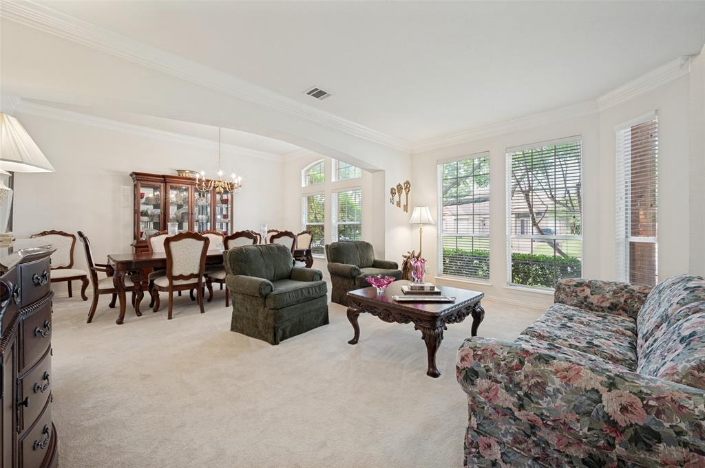 2806 Mayfair Lane