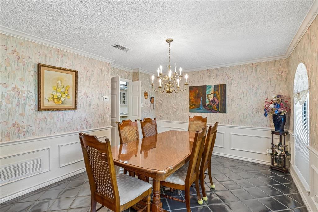 833 Kingston Drive