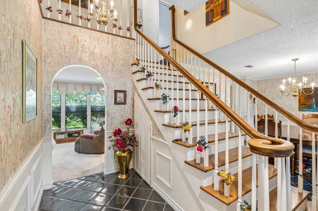 833 Kingston Drive