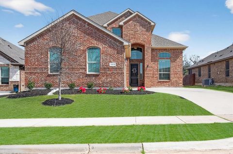 Photo of 7815 Kettle Creek Drive, Arlington, TX 76001 (MLS # 21197971)