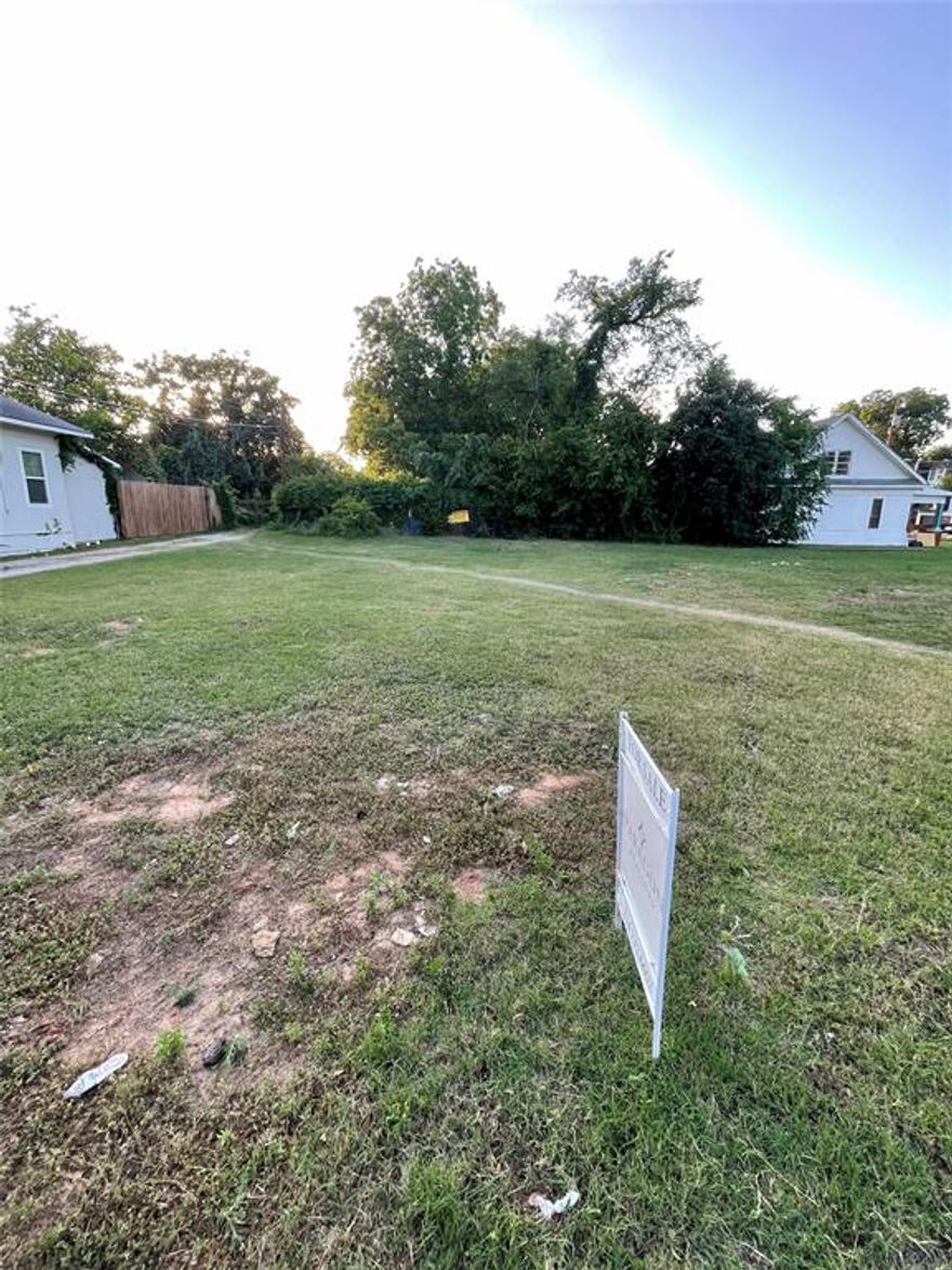 Excellent opportunity to build in a rapidly evolving area of South Dallas. This vacant residential lot, approximately 46’ x 97’ (4,462 sq ft), is located within a planned development district and surrounded by ongoing redevelopment and new construction. Conveniently located just minutes from Downtown Dallas, Deep Ellum, and Fair Park with quick access to I-45, Highway 175, and I-30. Great opportunity to build your dream home or investment property in an area experiencing continued growth and revitalization. Buyer to verify all information, zoning, utilities, building restrictions, and permitted uses with the City of Dallas.