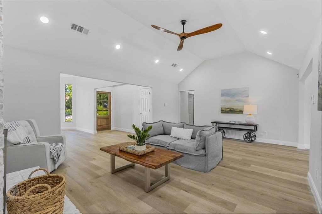 336 Pebble Knoll