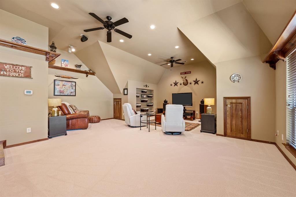 2706 Red Oak Court W