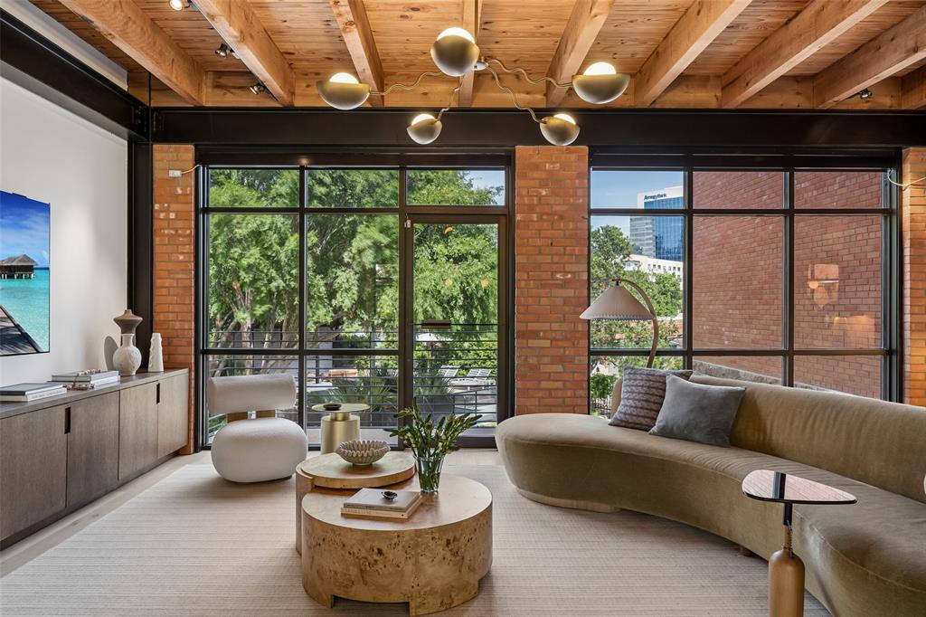 2911 Magnolia Hill Court