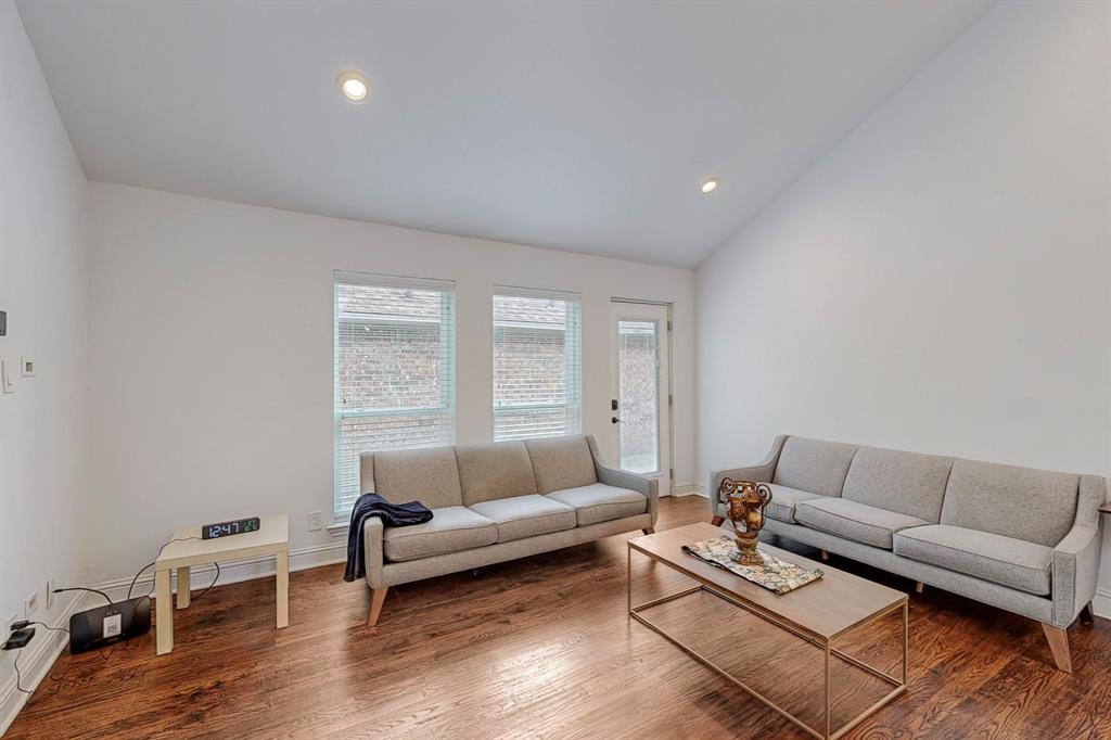 Broadmoor Hills Ph 04 - Residential Lease