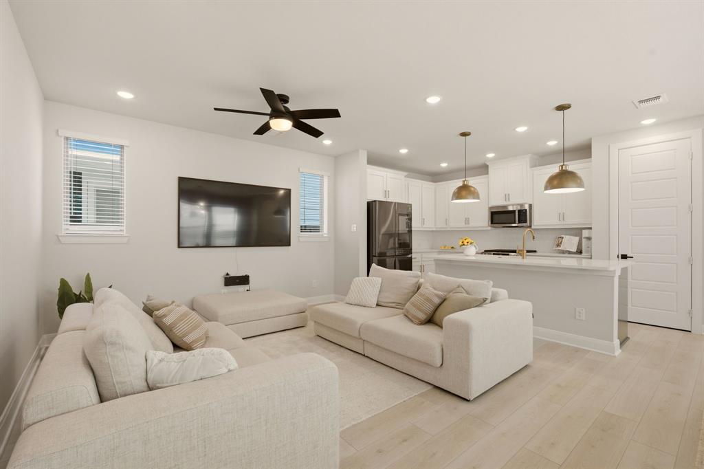4805 Maxwell Drive
