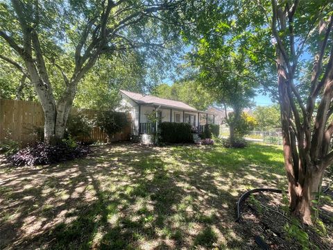 611 Crestside Dr Drive Duncanville TX 75137