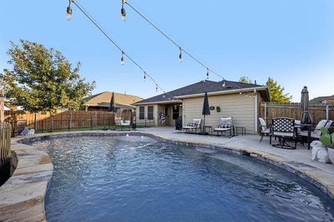 335 Coral Vine Lane Burleson TX 76028