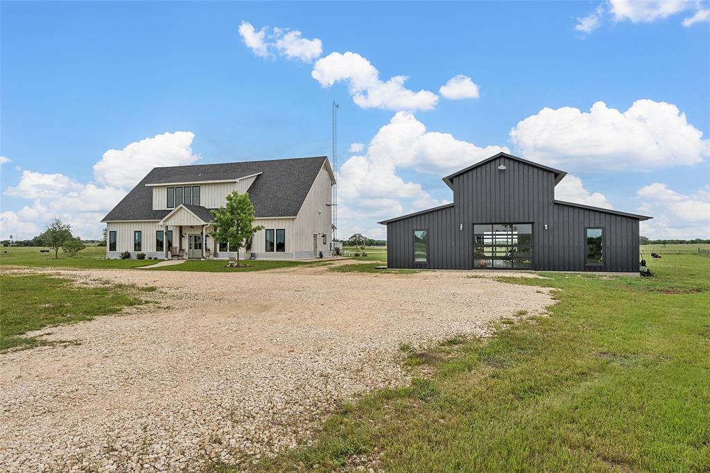 1197 PRAIRIE CHAPEL Road