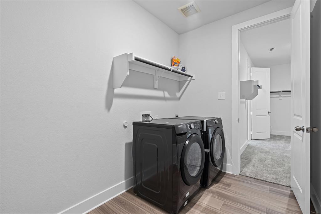 Oaks North Grove Ph I - Residential Lease