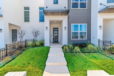 2122 Village Walk Lane Aledo TX 76008