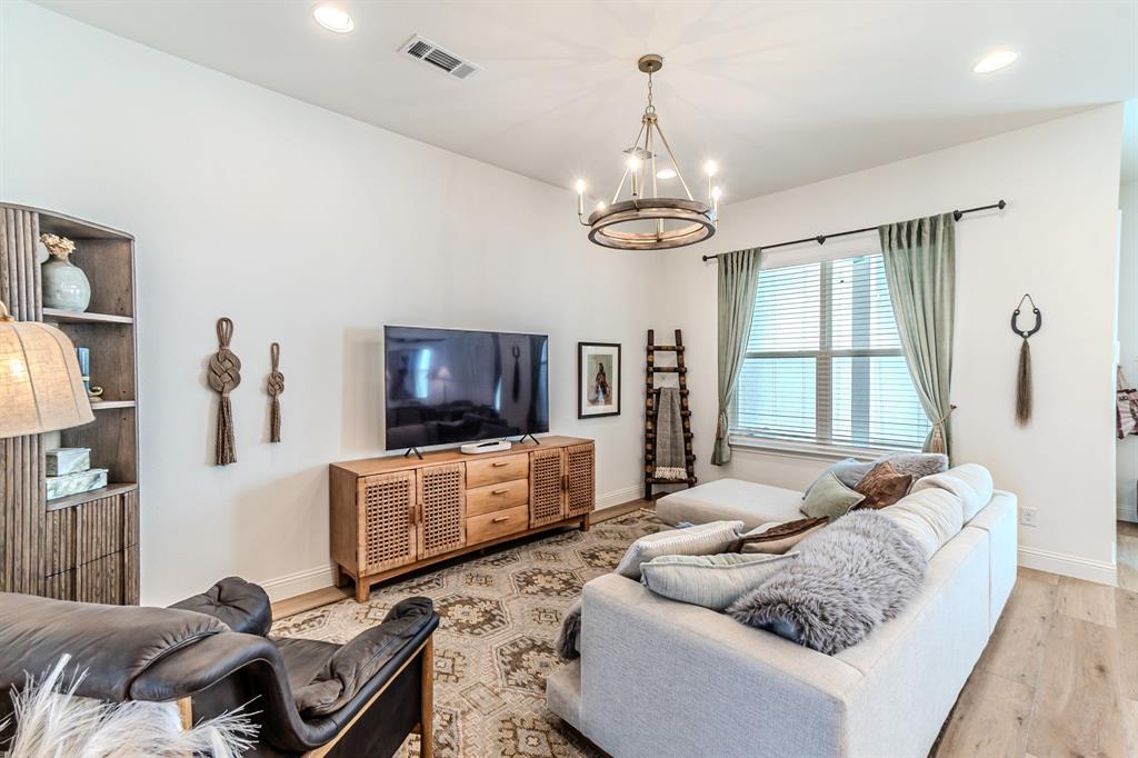 2122 Village Walk Lane