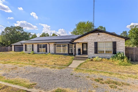 Photo of 1440 Columbia Avenue, Corsicana, TX 75110 (MLS # 21382284)