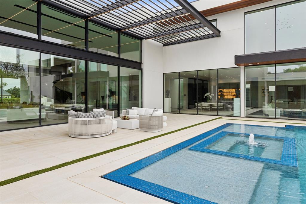 ROXBURY PARK - Residential