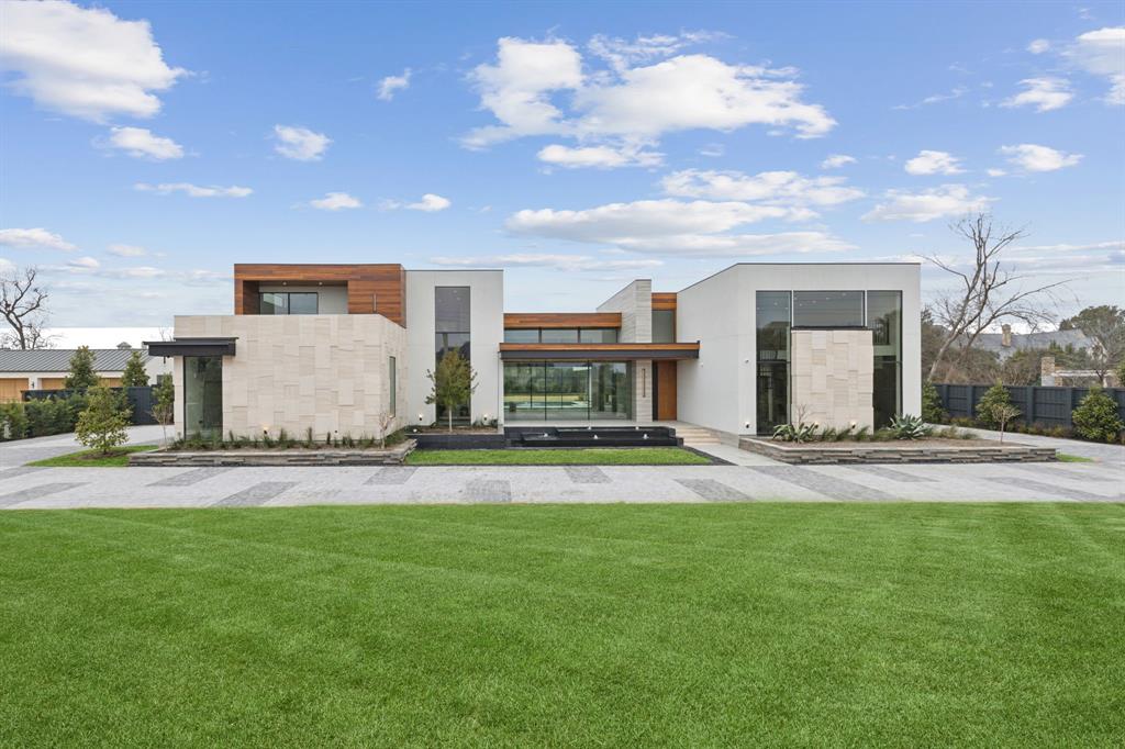10335 Lennox Lane