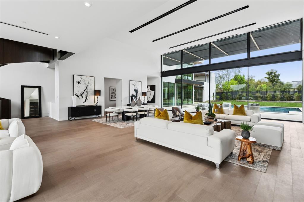 ROXBURY PARK - Residential